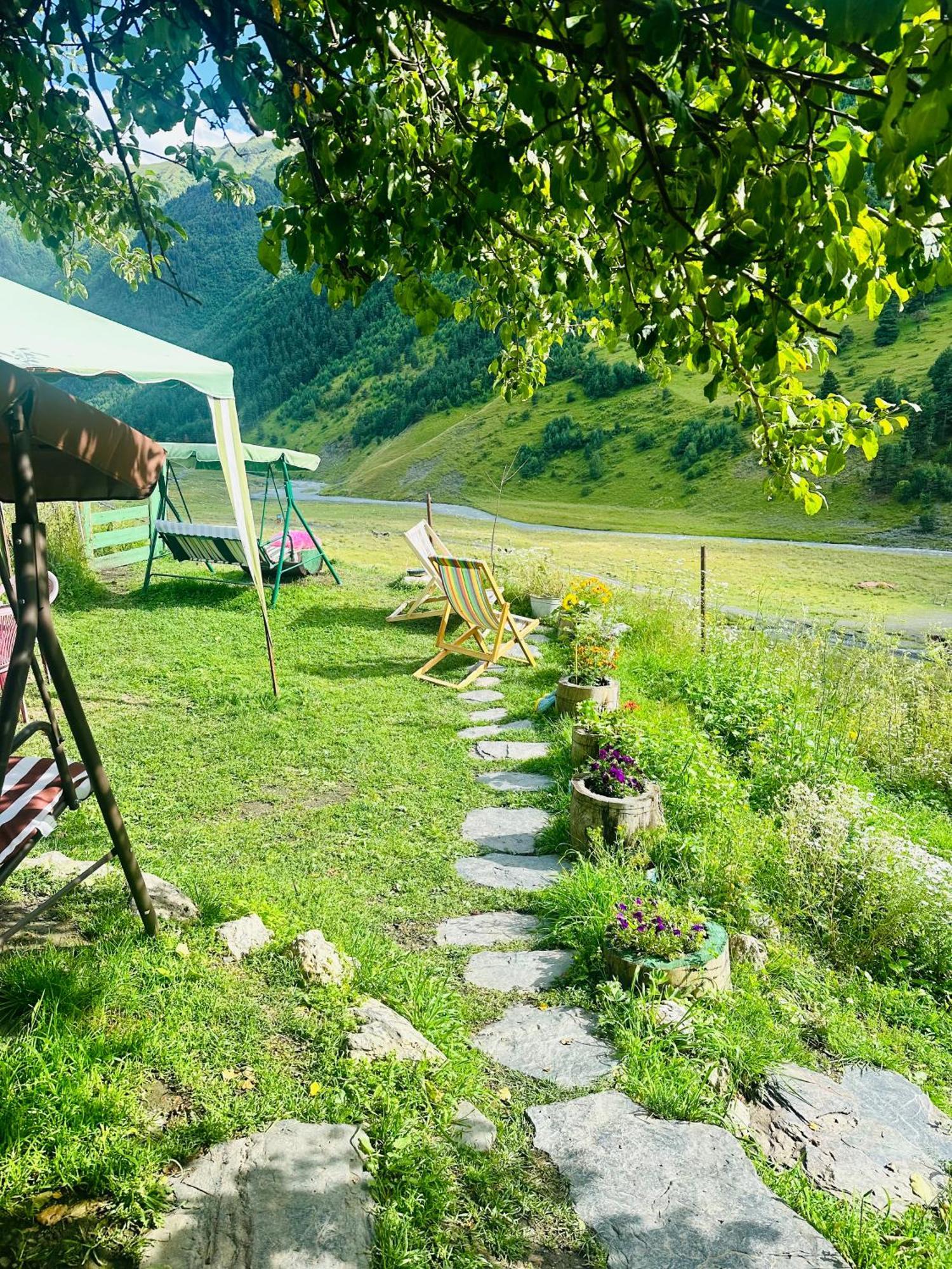 Pirikiti Hotel Akhmeta Екстериор снимка