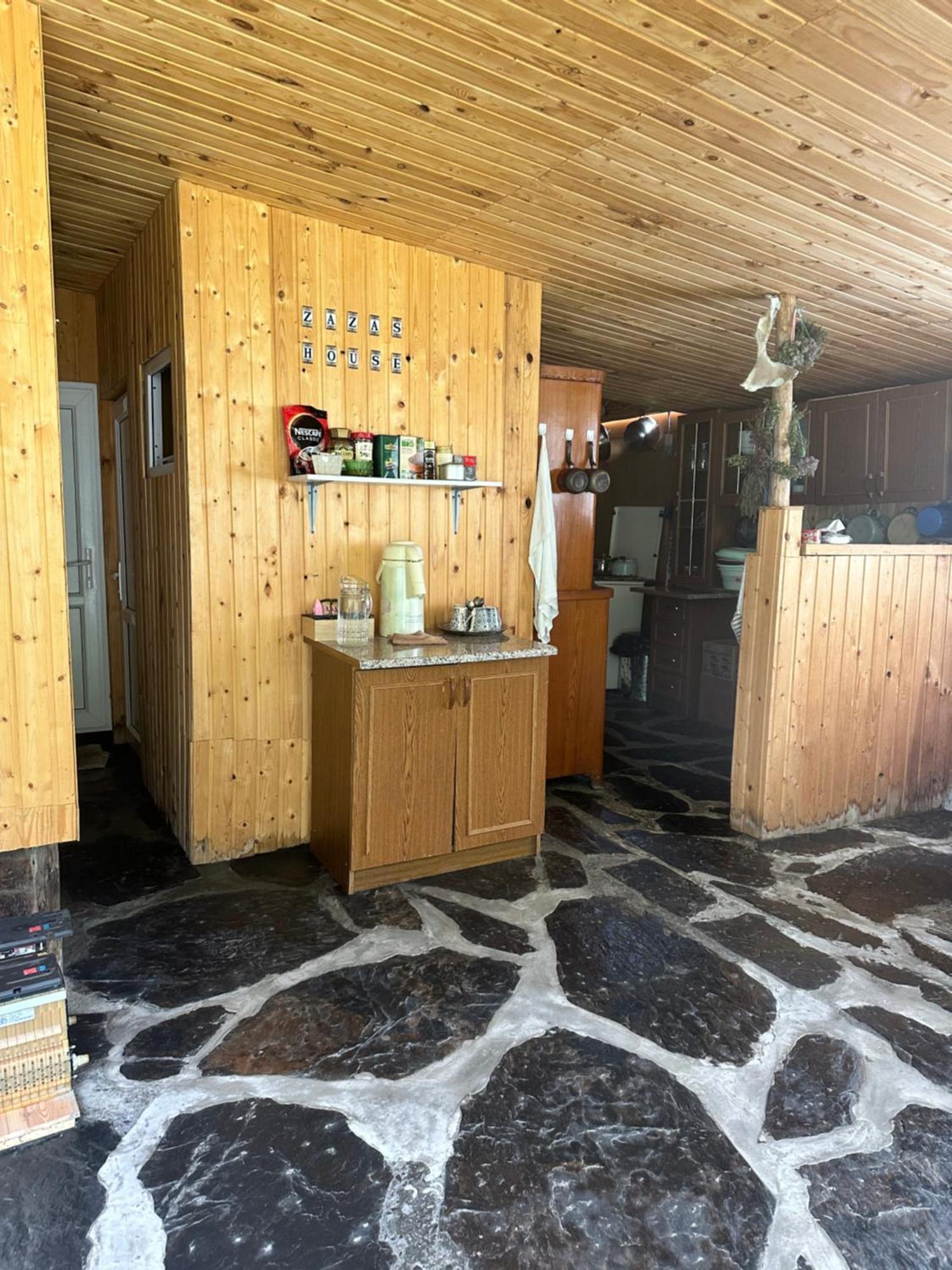 Pirikiti Hotel Akhmeta Екстериор снимка